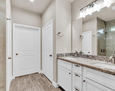 11101 Park Dr - Photo Thumbnail 22