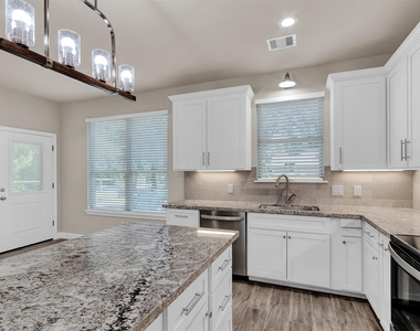 11101 Park Dr - Photo Thumbnail 17
