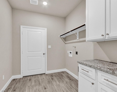 11101 Park Dr - Photo Thumbnail 27