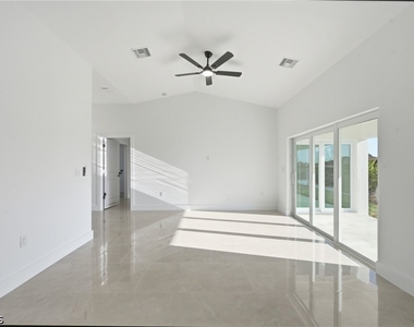 2105 Ne 1st Avenue - Photo Thumbnail 28