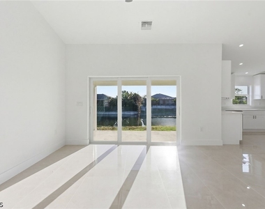 2105 Ne 1st Avenue - Photo Thumbnail 26