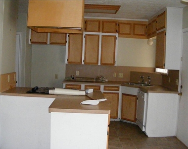 3222 Winbern Street - Photo Thumbnail 7