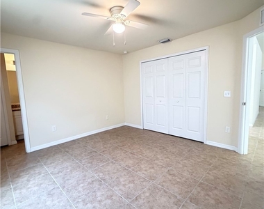 717 Se 7th Street - Photo Thumbnail 7