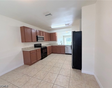 1621 Sw 10th Avenue - Photo Thumbnail 3