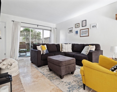 2074 Augusta Drive - Photo Thumbnail 2