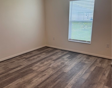 1232 Nw 15th Place - Photo Thumbnail 9