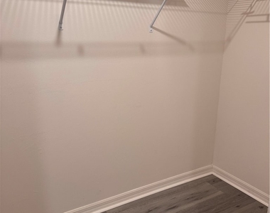 1232 Nw 15th Place - Photo Thumbnail 7