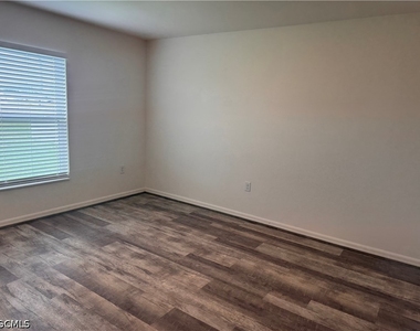 1232 Nw 15th Place - Photo Thumbnail 5