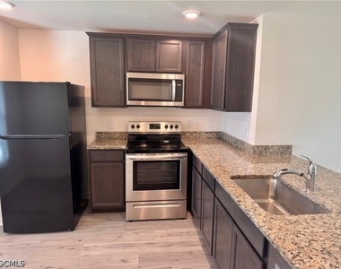 1232 Nw 15th Place - Photo Thumbnail 1