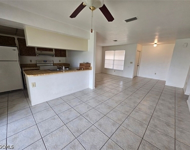 120 Sw Trafalgar Parkway - Photo Thumbnail 3
