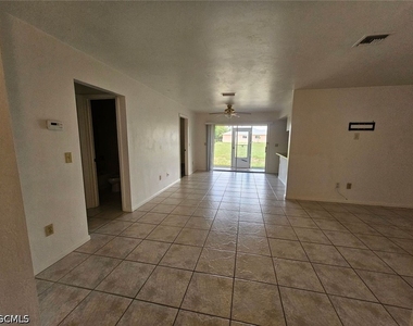 120 Sw Trafalgar Parkway - Photo Thumbnail 2