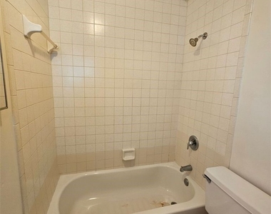 120 Sw Trafalgar Parkway - Photo Thumbnail 7