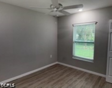 6054 N Moss Circle - Photo Thumbnail 10