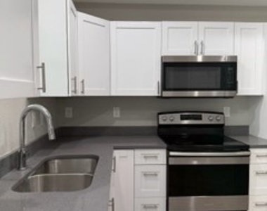 6054 N Moss Circle - Photo Thumbnail 3