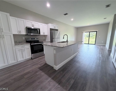 444 Grant Boulevard - Photo Thumbnail 1