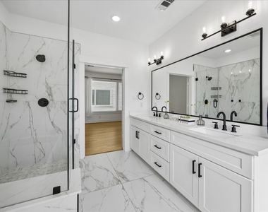 208 N York Street - Photo Thumbnail 19