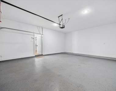 208 N York Street - Photo Thumbnail 25