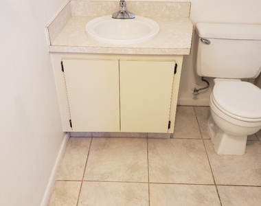 120 Sw Trafalgar Parkway - Photo Thumbnail 9