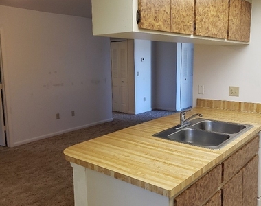 120 Sw Trafalgar Parkway - Photo Thumbnail 4