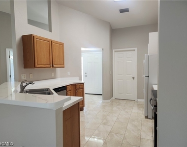 1713 Sw 13th Street - Photo Thumbnail 5