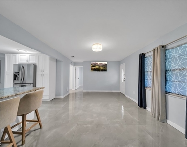 77 Glenmont Drive W - Photo Thumbnail 8