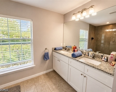 1008 Sw 33rd Terrace - Photo Thumbnail 10