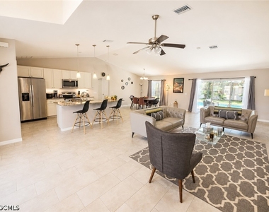 1008 Sw 33rd Terrace - Photo Thumbnail 3