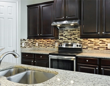 8649 Banyan Bay Boulevard - Photo Thumbnail 10