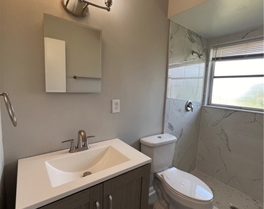 1920 W Lakeview Boulevard - Photo Thumbnail 26