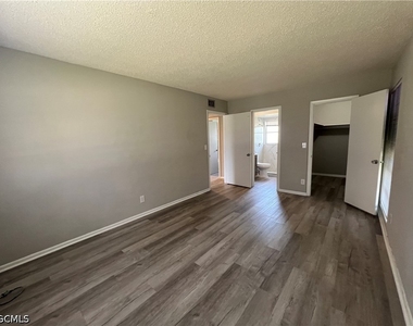 1920 W Lakeview Boulevard - Photo Thumbnail 22