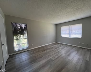 1920 W Lakeview Boulevard - Photo Thumbnail 23