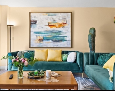 413 Augusta Boulevard - Photo Thumbnail 4