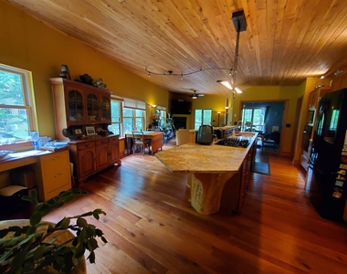 1046 Goose Pond - Photo Thumbnail 14