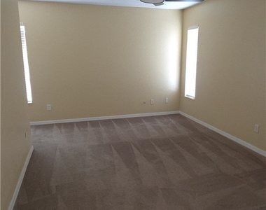 391 Shadow Lakes Drive - Photo Thumbnail 6