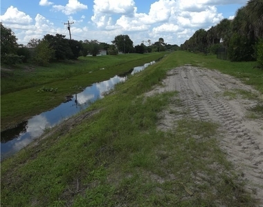391 Shadow Lakes Drive - Photo Thumbnail 23