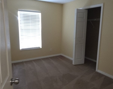 391 Shadow Lakes Drive - Photo Thumbnail 9