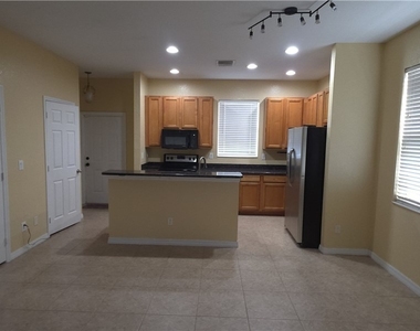 391 Shadow Lakes Drive - Photo Thumbnail 3