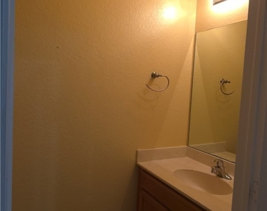 391 Shadow Lakes Drive - Photo Thumbnail 16