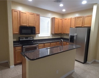 391 Shadow Lakes Drive - Photo Thumbnail 5