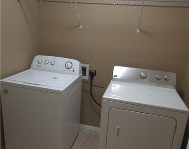 391 Shadow Lakes Drive - Photo Thumbnail 12