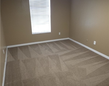 391 Shadow Lakes Drive - Photo Thumbnail 10