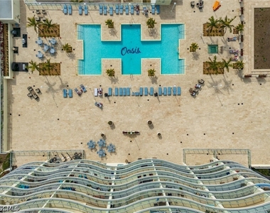 3000 Oasis Grand Boulevard - Photo Thumbnail 35