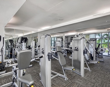 3000 Oasis Grand Boulevard - Photo Thumbnail 42