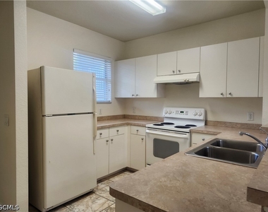 1490 San Cristobal Avenue - Photo Thumbnail 4