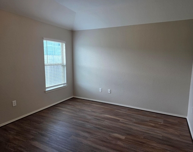 20714 Southern Woods Drive - Photo Thumbnail 14