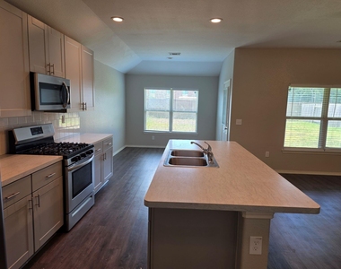 20714 Southern Woods Drive - Photo Thumbnail 12