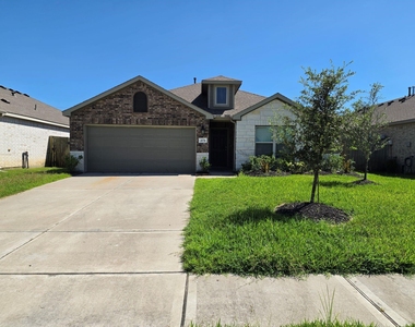 20714 Southern Woods Drive - Photo Thumbnail 4