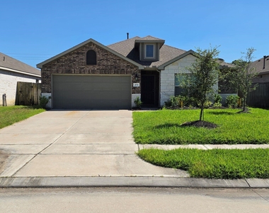 20714 Southern Woods Drive - Photo Thumbnail 2