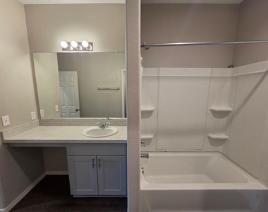 20714 Southern Woods Drive - Photo Thumbnail 25