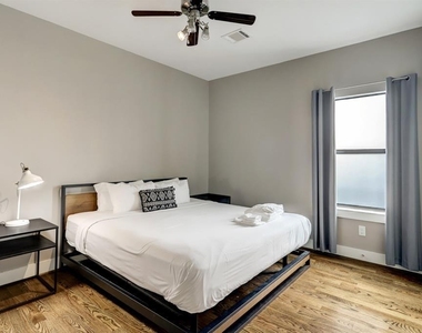 4727 Bell Street - Photo Thumbnail 6